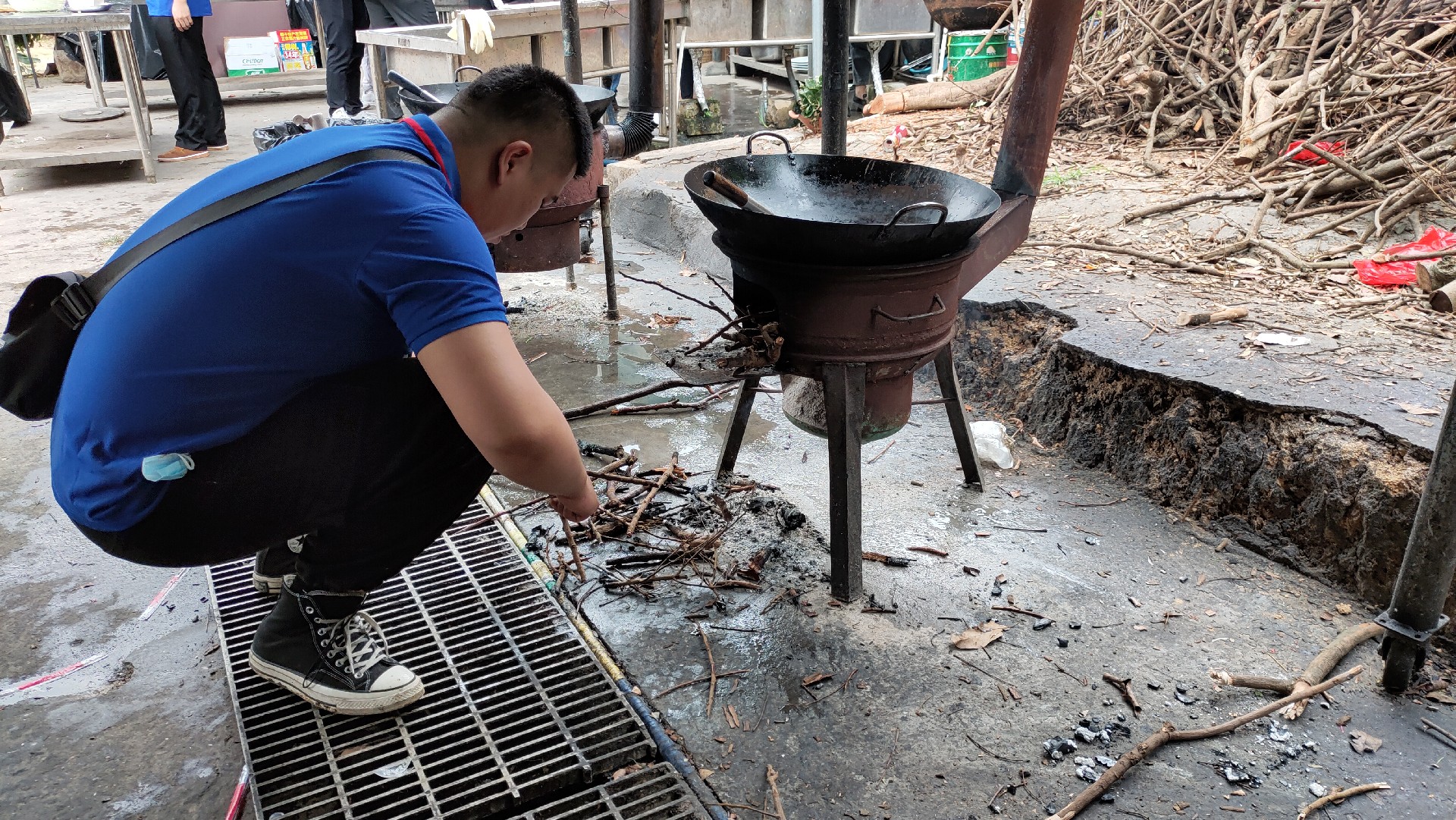 松湖騎行，穿樹飛花；農(nóng)家休閑，擁抱自然