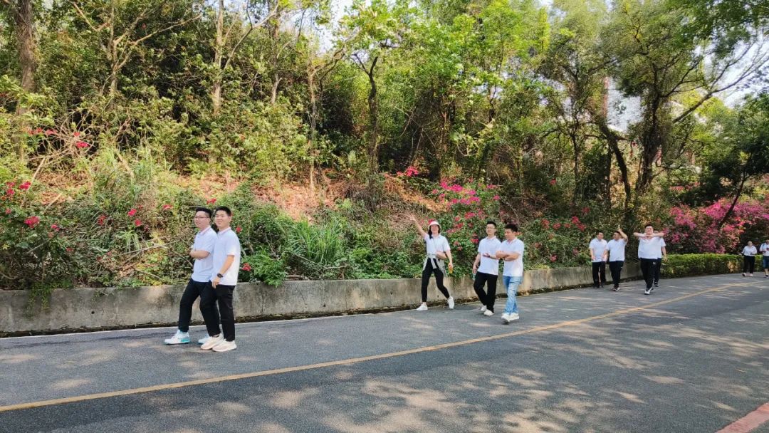 覽紅花湖美景，鑄藍(lán)柯路精神